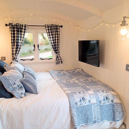 Yew Tree View Luxury Shepherd'S Hut Sturminster Newton Buitenkant foto